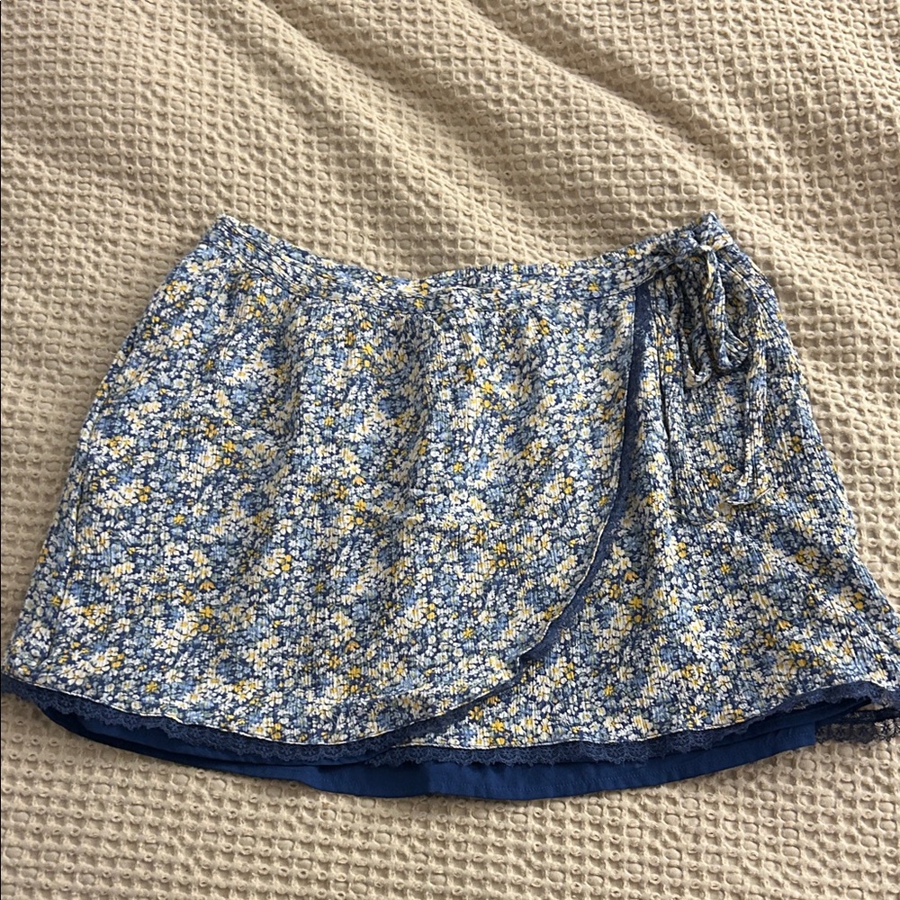 American Eagle Outfitters Blue Floral Mini Skirt